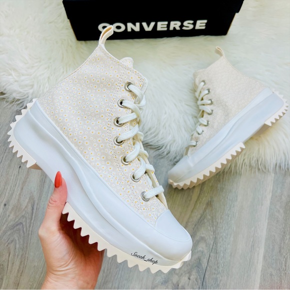 Converse Shoes - NWT Converse Run Star Hike Platform Daisy Women’s Shoes